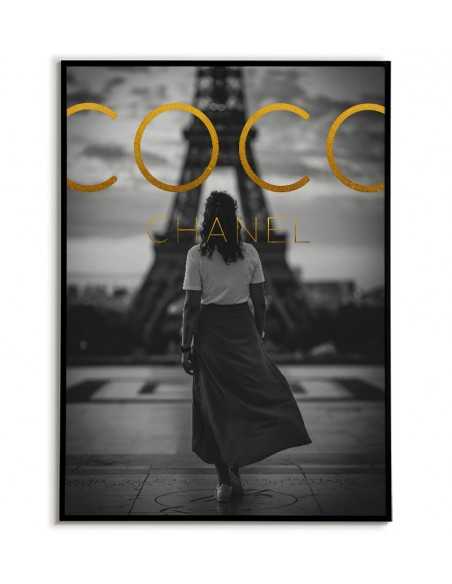 Plakat COCO CHanel ze złotymi napisami i zdjęciem paryża w czerni i bieli