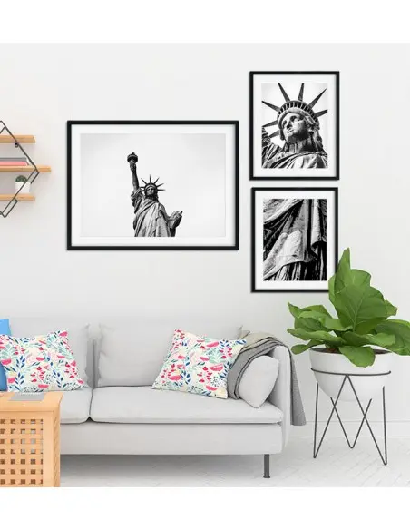 Plakat Statua Wolności w Nowym Jorku. Fotografia czarno biała do salonu lub sypialni. Grafika do ramki