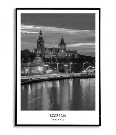 Czarno-biały plakat ze szczegółowym widokiem na nocną panoramę Wałów Chrobrego w Szczecinie z napisem Szczecin Poland na dole.