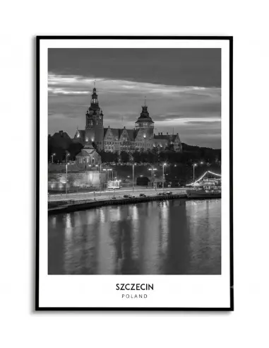 Czarno-biały plakat ze szczegółowym widokiem na nocną panoramę Wałów Chrobrego w Szczecinie z napisem Szczecin Poland na dole. Czarno-biały plakat ze szczegółowym widokiem na nocną panoramę Wałów Chrobrego w Szczecinie z napisem Szczecin Poland na dole.