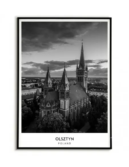 Czarno-biały plakat przedstawiający nocny widok na gotycką katedrę w Olsztynie w Polsce, z napisami OLSZTYN i POLAND u dołu.