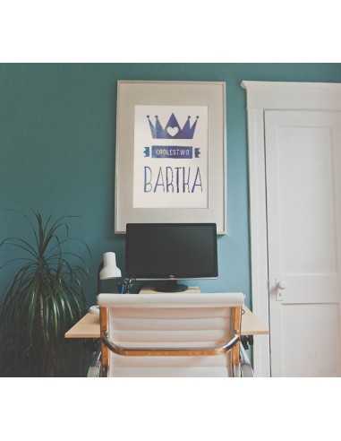 Plakat do pokoju dziecka "Królestwo imię" z koroną w dwóch wersjach kolorystycznych. Plakat do pokoju dziecka "Królestwo imię" z koroną w dwóch wersjach kolorystycznych.
